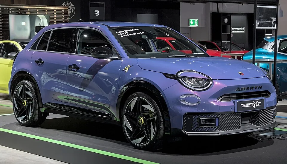 Abarth 600e exterior