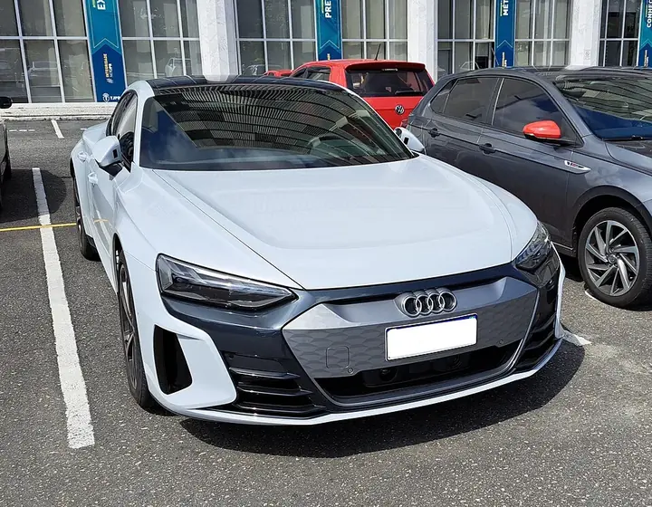 Audi e-tron GT exterior