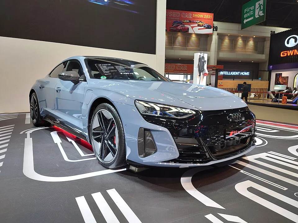 Audi RS e-tron GT exterior