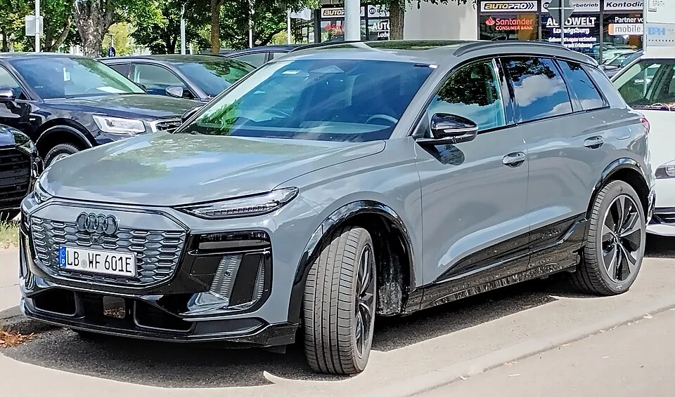 Audi SQ6 e-tron exterior