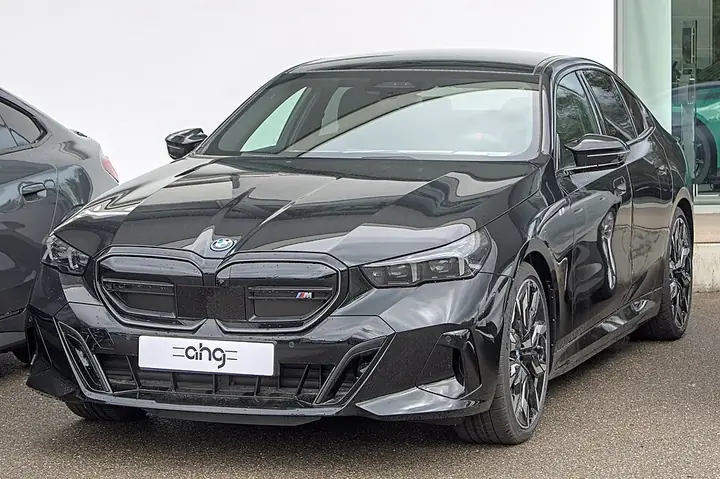 BMW i5 exterior