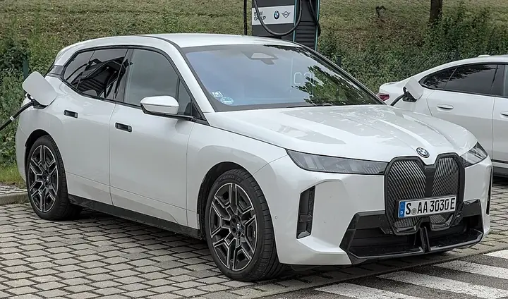 BMW iX exterior