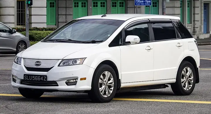 BYD e6 exterior