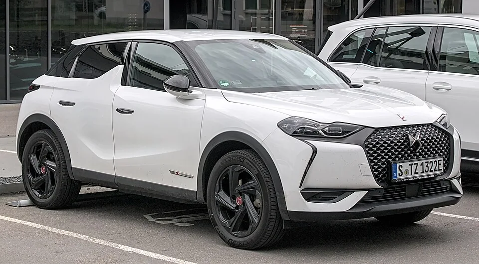 DS 3 E-Tense exterior