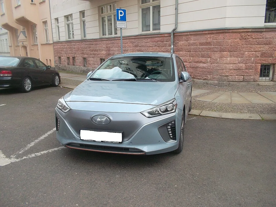 Hyundai IONIQ Electric exterior