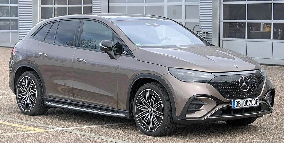 Mercedes-Benz EQE SUV exterior