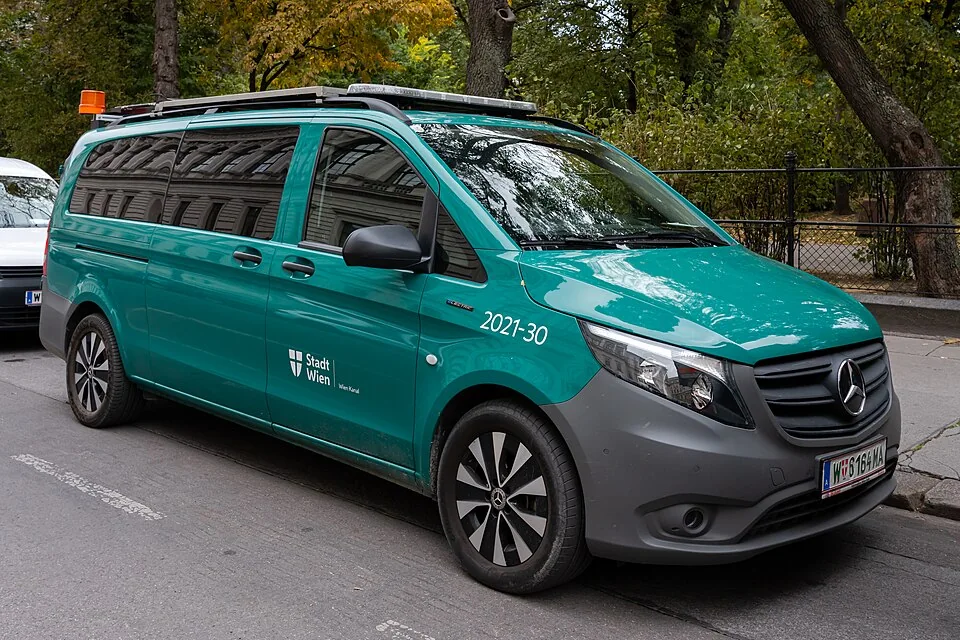 Mercedes-Benz eVito exterior