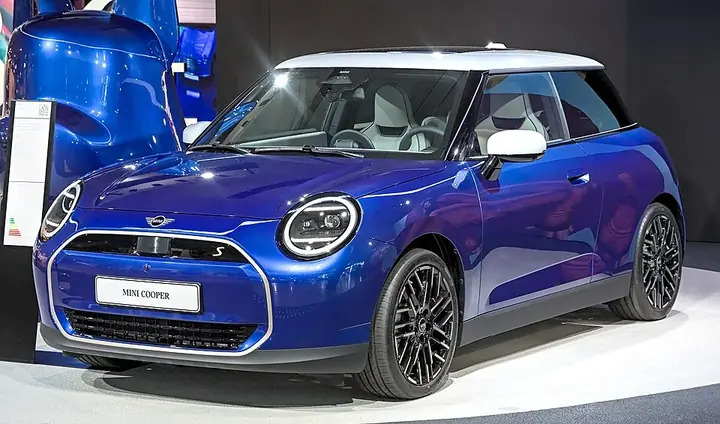 MINI Cooper Electric exterior