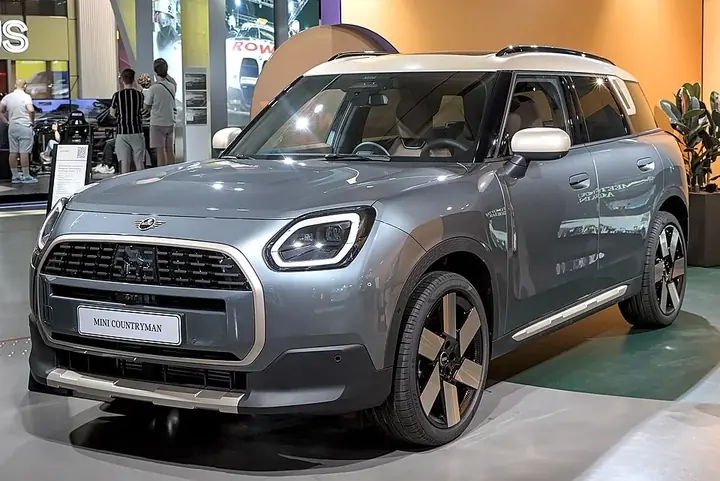 MINI Countryman Electric exterior