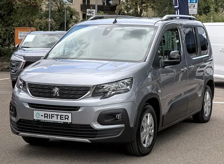 Peugeot e-Rifter exterior