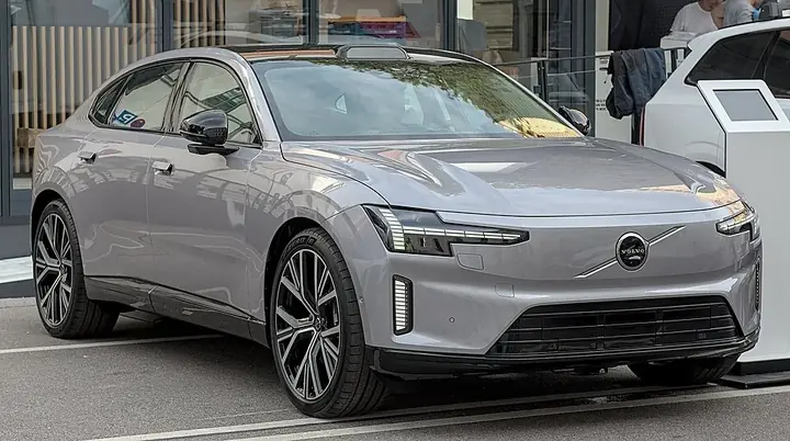 Volvo ES90 exterior