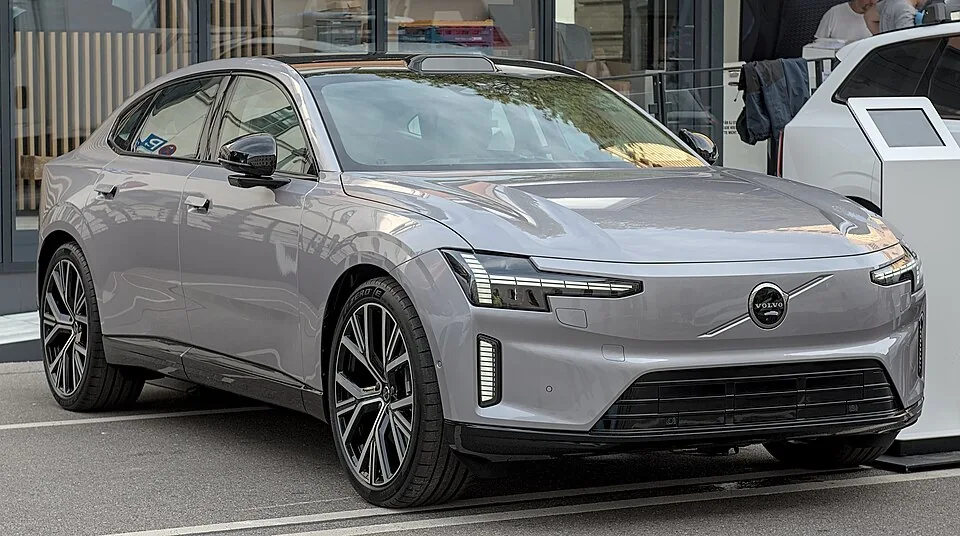 Volvo ES90 exterior